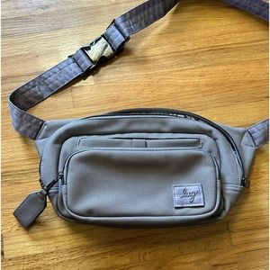 Lug Matte belt bag